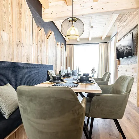 24 By Bruecke * Mayrhofen