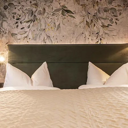 24 By Bruecke * Mayrhofen